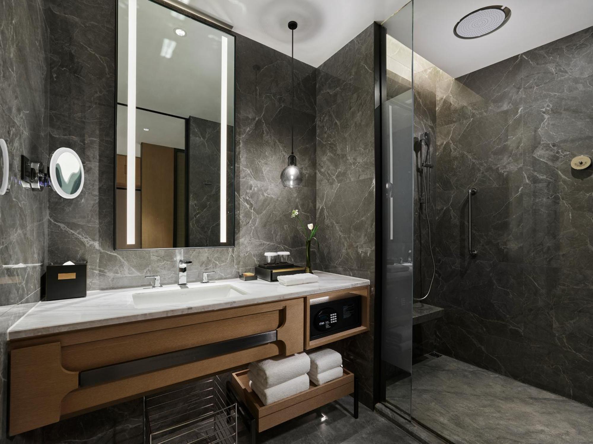 Doubletree By Hilton Chengdu Riverside - Close To Panda Base And Chengdu East Railway Екстериор снимка