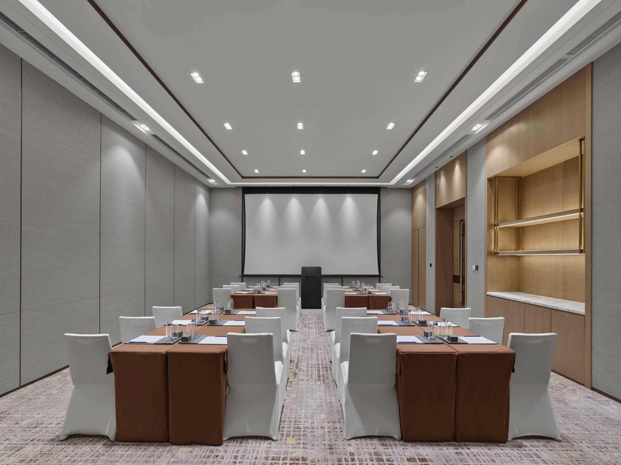 Doubletree By Hilton Chengdu Riverside - Close To Panda Base And Chengdu East Railway Екстериор снимка