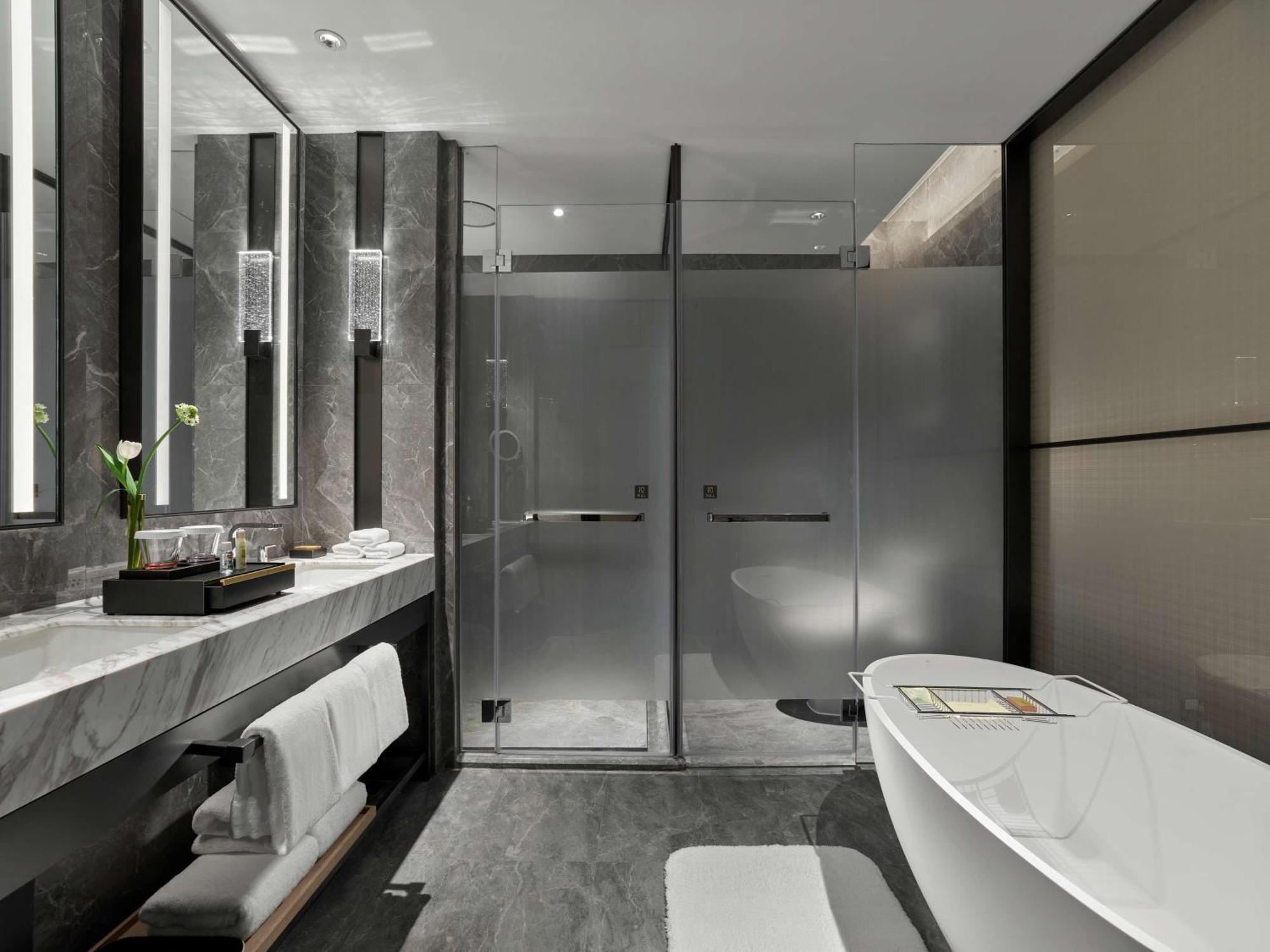 Doubletree By Hilton Chengdu Riverside - Close To Panda Base And Chengdu East Railway Екстериор снимка