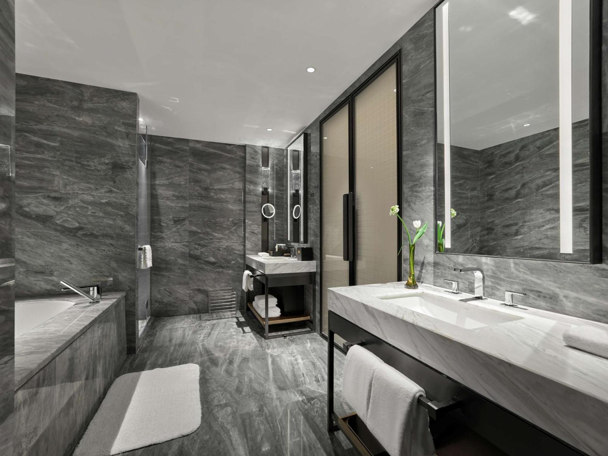 Doubletree By Hilton Chengdu Riverside - Close To Panda Base And Chengdu East Railway Екстериор снимка