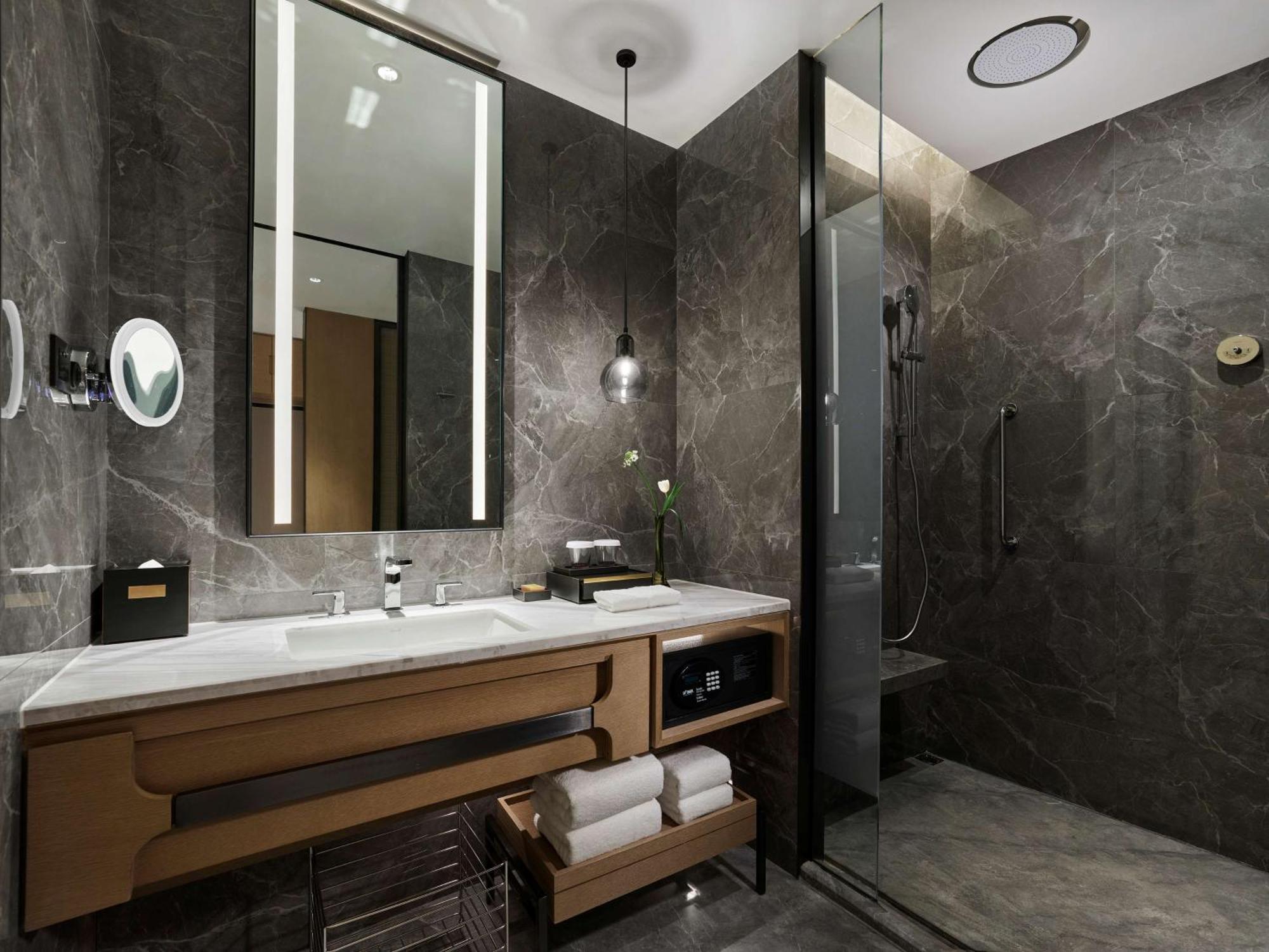 Doubletree By Hilton Chengdu Riverside - Close To Panda Base And Chengdu East Railway Екстериор снимка